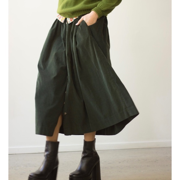 Gorgeous dark green fine corduroy midi skirt from Ralph Lauren from the 80s. But - Picture 3 of 13